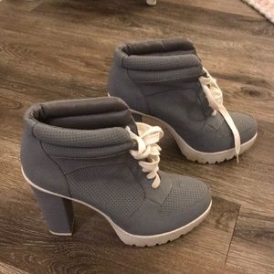 Beautiful shoes worn twice